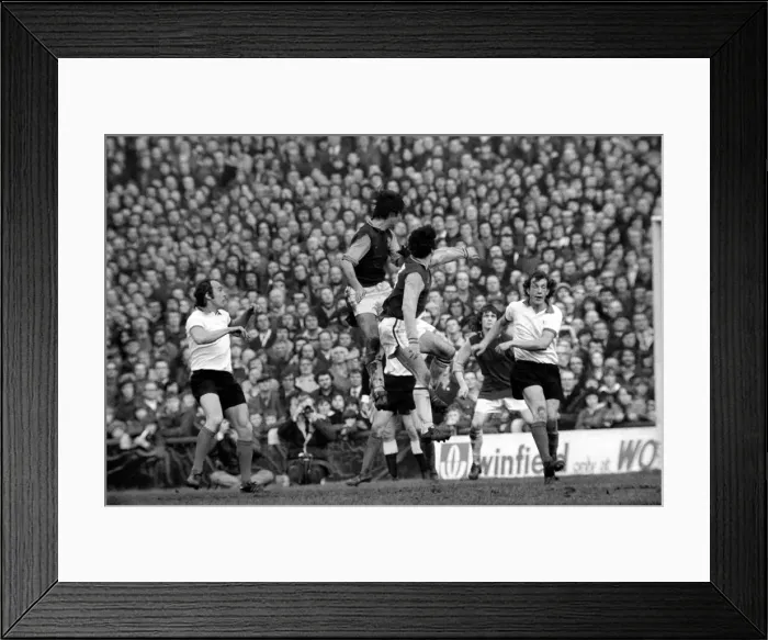 Framed Print : Football: Aston Villa F. C. (2) vs. Manchester United F. C. (0). February 1975 75-01047-012 Framed Print : Football: Aston Villa F. C. (2) vs. Manchester United F. C. (0). February 1975 75-01047-012