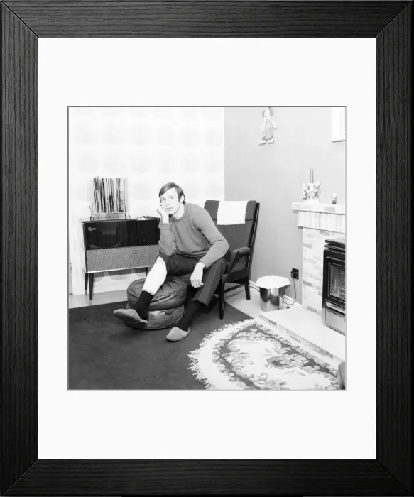 Framed Print : Alan Stephenson West ham centre half rests dejectedly after his leg injury Framed Print : Alan Stephenson West ham centre half rests dejectedly after his leg injury