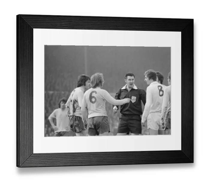 Framed Print : FA Cup Quarter Final match at Elland Road. Leeds United 2 v Tottenham Hotspur 1