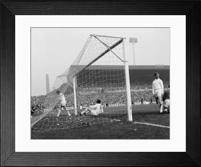 Framed Print : FA Cup Quarter Final match at Elland Road. Leeds United 2 v Tottenham Hotspur 1 Framed Print : FA Cup Quarter Final match at Elland Road. Leeds United 2 v Tottenham Hotspur 1