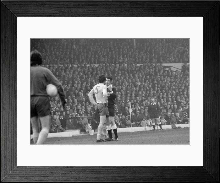 Framed Print : FA Cup Quarter Final match at Elland Road. Leeds United 2 v Tottenham Hotspur 1