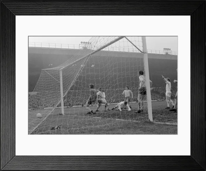 Framed Print : FA Cup Quarter Final match at Elland Road. Leeds United 2 v Tottenham Hotspur 1 Framed Print : FA Cup Quarter Final match at Elland Road. Leeds United 2 v Tottenham Hotspur 1