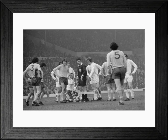 Framed Print : FA Cup Quarter Final match at Elland Road. Leeds United 2 v Tottenham Hotspur 1
