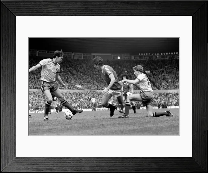 Framed Print : English League Division One match at Old Trafford Manchester United 2 v Watford 0 Framed Print : English League Division One match at Old Trafford Manchester United 2 v Watford 0