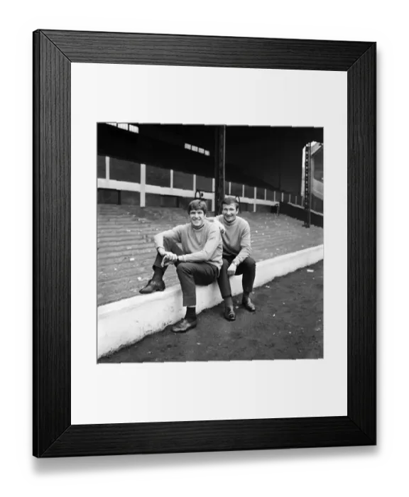 Framed Print : Liverpool players Tommy Smith and Emlyn Hughes at Anfield
