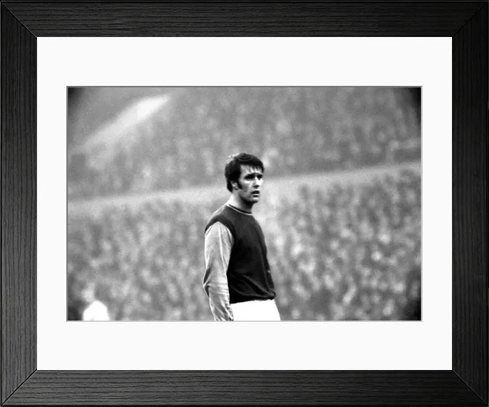 Framed Print : English League Division One match at Upton Park West Ham United 0 v Manchester
