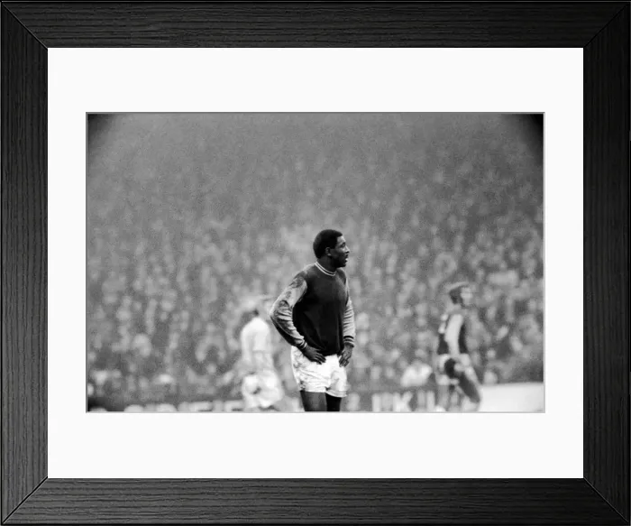 Framed Print : English League Division One match at Upton Park West Ham United 0 v Manchester Framed Print : English League Division One match at Upton Park West Ham United 0 v Manchester