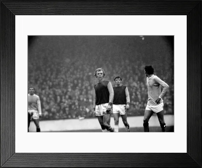 Framed Print : English League Division One match at Upton Park West Ham United 0 v Manchester Framed Print : English League Division One match at Upton Park West Ham United 0 v Manchester