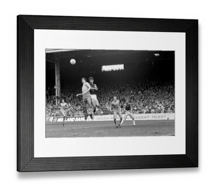 Framed Print : English League Division One match at Maine Road Manchester City 2 v West Ham United Framed Print : English League Division One match at Maine Road Manchester City 2 v West Ham United