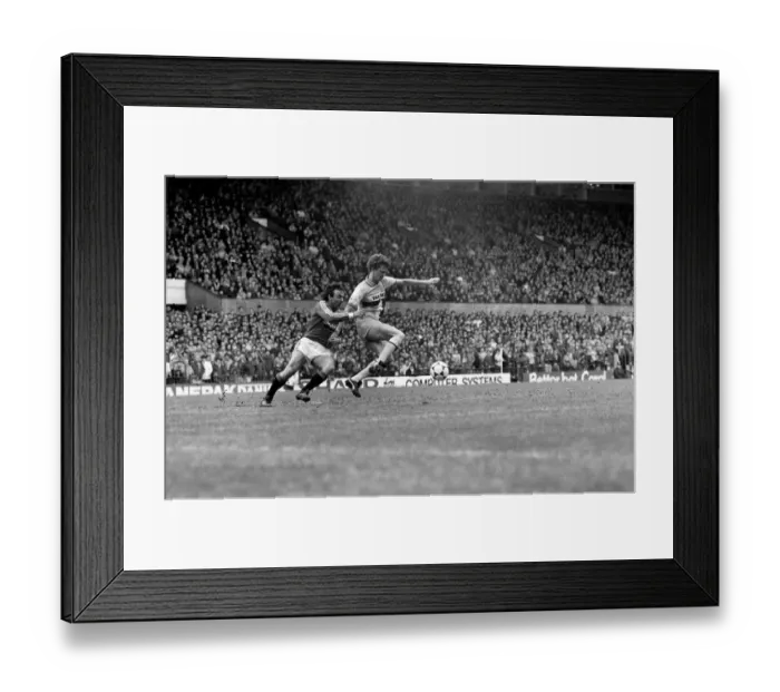 Framed Print : English League Division One match at Old Trafford Manchester United 3 v Coventry