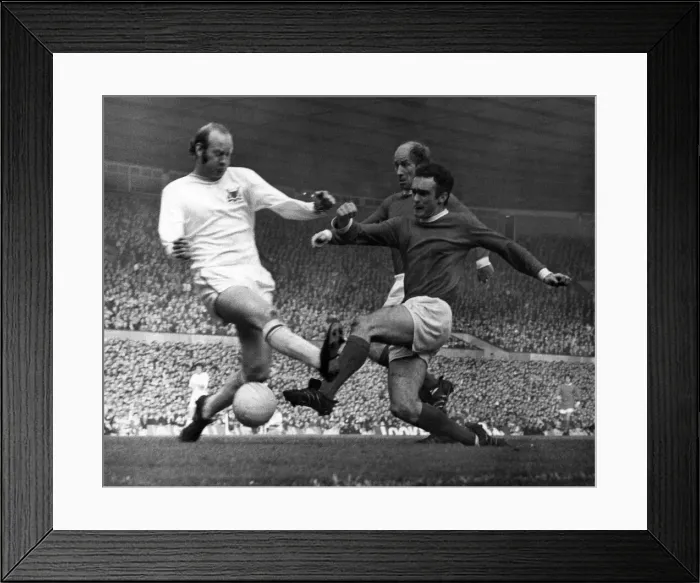 Framed Print : English League Division One match at Old Trafford Manchester United v Framed Print : English League Division One match at Old Trafford Manchester United v