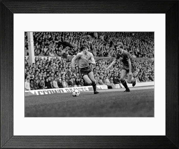 Framed Print : English League Division One match at Anfield Liverpool 1 v Sunderland 0