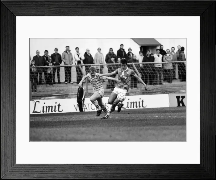Framed Print : English League Division Two match Oldham Athletic 1 v Chelsea 1 November Framed Print : English League Division Two match Oldham Athletic 1 v Chelsea 1 November