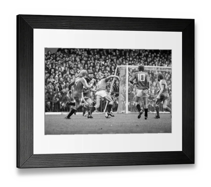 Framed Print : English League Division One match at Old Trafford Manchester United 1 v Brighton Framed Print : English League Division One match at Old Trafford Manchester United 1 v Brighton