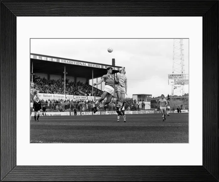 Framed Print : English League Division Two match Oldham Athletic 1 v Chelsea 1 November Framed Print : English League Division Two match Oldham Athletic 1 v Chelsea 1 November