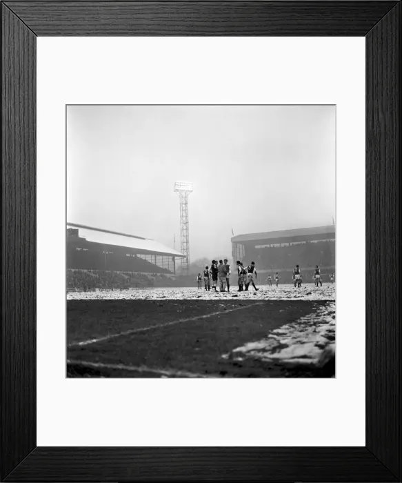 Framed Print : Sport: Footbal: l Sheffield Wednesday v. Arsenal. Whitham injured receives attention Framed Print : Sport: Footbal: l Sheffield Wednesday v. Arsenal. Whitham injured receives attention