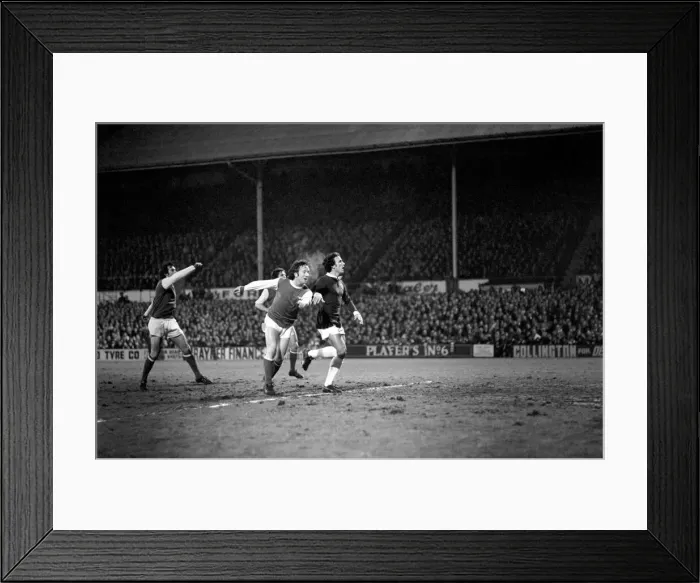 Framed Print : English FA Cup Fifth Round Replay Leicester City 1 v Arsenal 1 Action Framed Print : English FA Cup Fifth Round Replay Leicester City 1 v Arsenal 1 Action