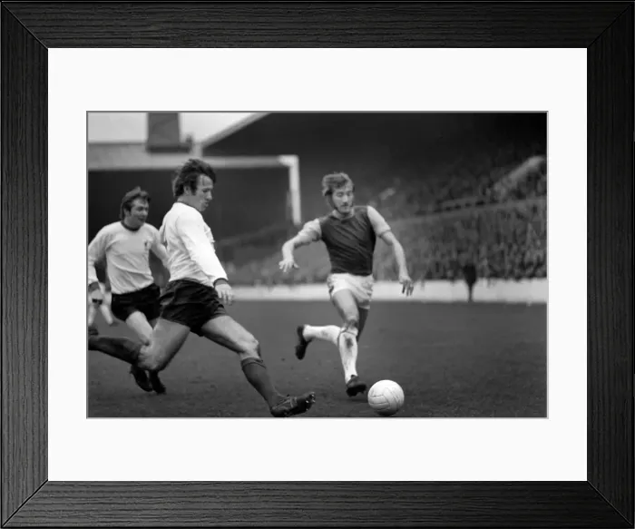 Framed Print : English League Division One match at Upton Park West Ham United 1 v Liverpool 2