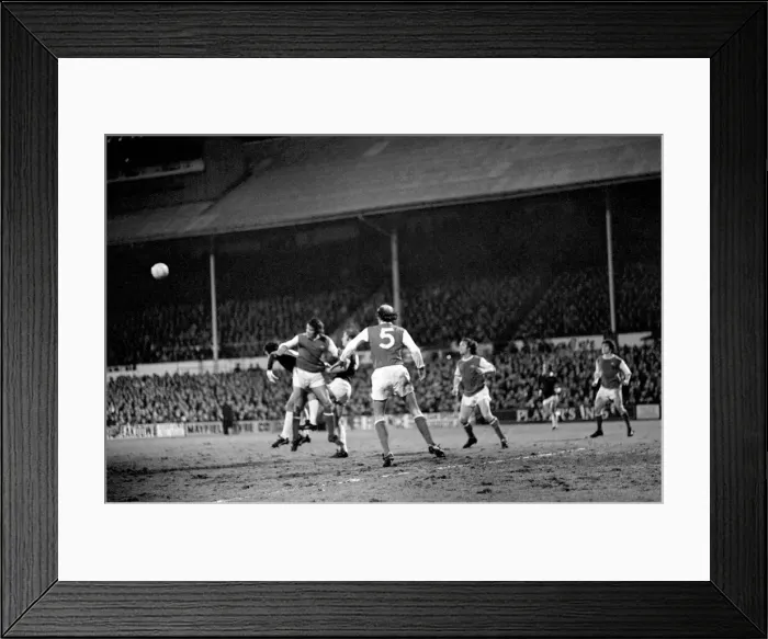 Framed Print : English FA Cup Fifth Round Replay Leicester City 1 v Arsenal 1 Action Framed Print : English FA Cup Fifth Round Replay Leicester City 1 v Arsenal 1 Action