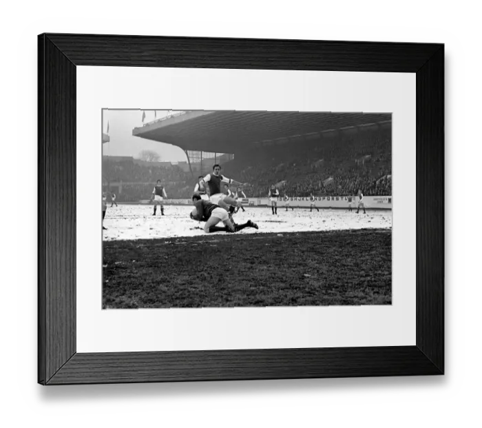 Framed Print : Sport: Football: Sheffield Wednesday v. Arsenal. Arsenal