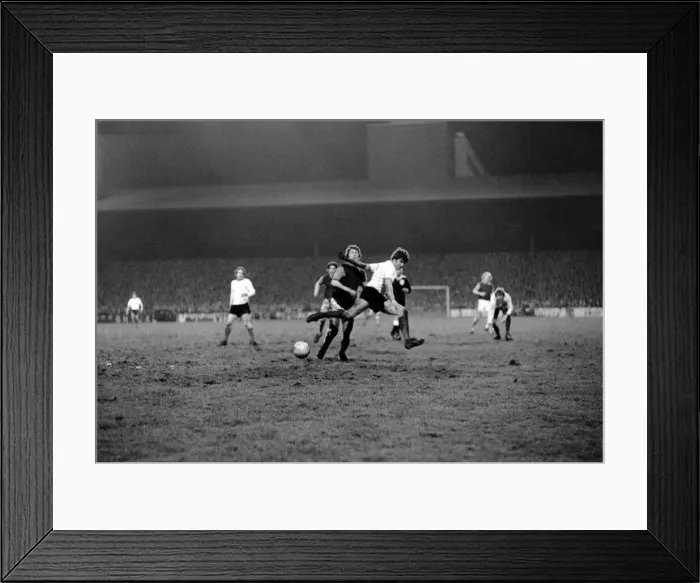 Framed Print : English League Division One match at Upton Park West Ham United 0 v Liverpool 0 Framed Print : English League Division One match at Upton Park West Ham United 0 v Liverpool 0