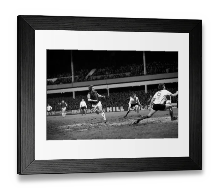 Framed Print : English League Division One match at Upton Park West Ham United 0 v Liverpool 0