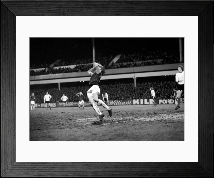 Framed Print : English League Division One match at Upton Park West Ham United 0 v Liverpool 0 Framed Print : English League Division One match at Upton Park West Ham United 0 v Liverpool 0
