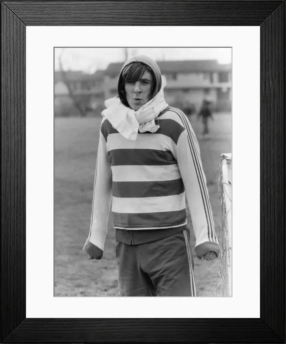 Framed Print : Stan Bowles beat the cold in training yesterday... And he Framed Print : Stan Bowles beat the cold in training yesterday... And he