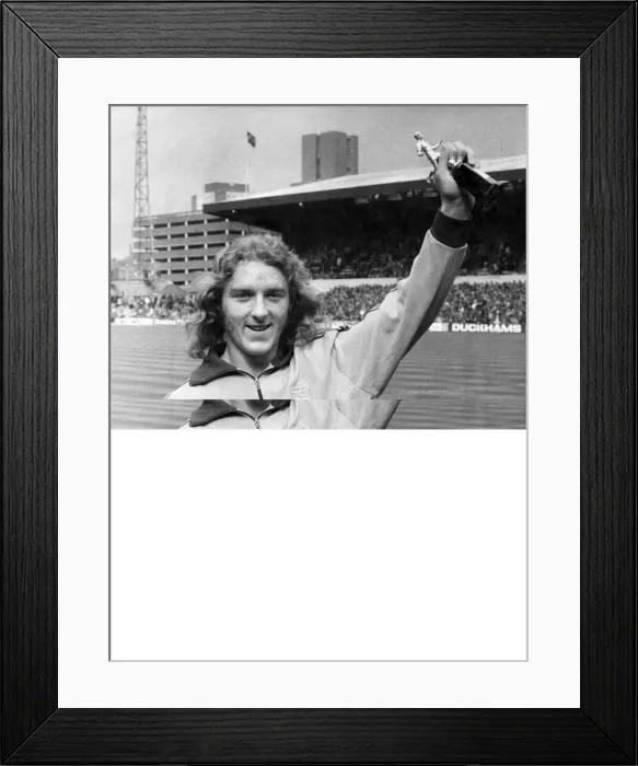 Framed Print : Ipswich vs. Everton. September 1974 P003733