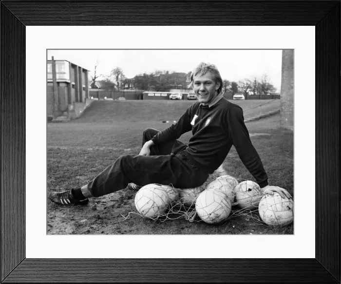 Framed Print : Gary Bailey, Manchester United goalkeeper. December 1979 P003670 Framed Print : Gary Bailey, Manchester United goalkeeper. December 1979 P003670