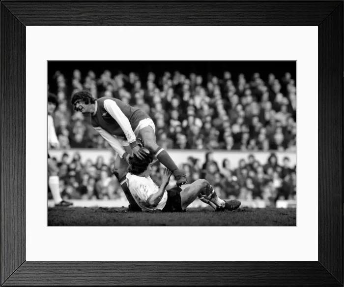 Framed Print : Football: Arsenal F. C. (2) vs. Liverpool F. C. (0). February 1975 75-00618-018 Framed Print : Football: Arsenal F. C. (2) vs. Liverpool F. C. (0). February 1975 75-00618-018
