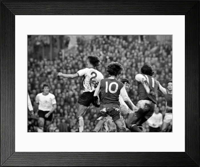 Framed Print : Football: Arsenal F. C. (2) vs. Liverpool F. C. (0). February 1975 75-00618-010 Framed Print : Football: Arsenal F. C. (2) vs. Liverpool F. C. (0). February 1975 75-00618-010