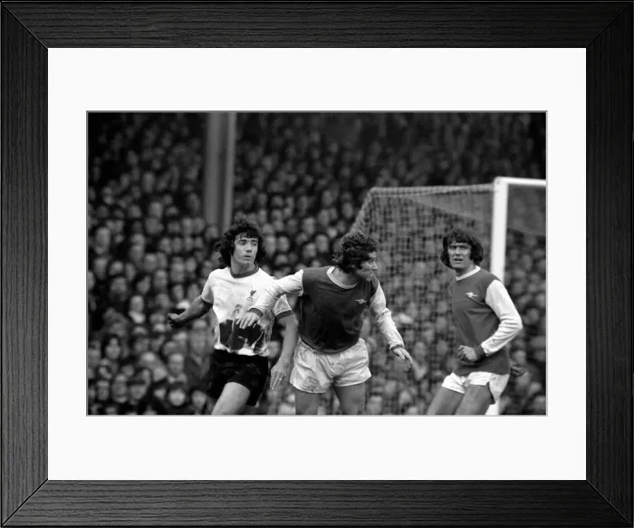 Framed Print : Football: Arsenal F. C. (2) vs. Liverpool F. C. (0). February 1975 75-00618-033 Framed Print : Football: Arsenal F. C. (2) vs. Liverpool F. C. (0). February 1975 75-00618-033