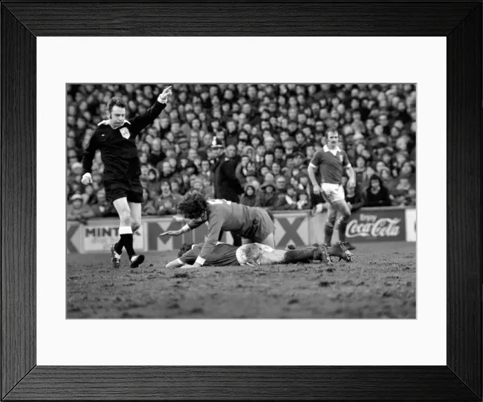Framed Print : Football: F. A. Cup. Ipswich F. C. v. Liverpool F. C. January 1975 75-00478-035 Framed Print : Football: F. A. Cup. Ipswich F. C. v. Liverpool F. C. January 1975 75-00478-035