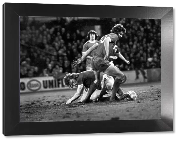 Football: F. A. Cup. Ipswich F. C. v. Liverpool F. C. Toshack holds on the Beattie (6)