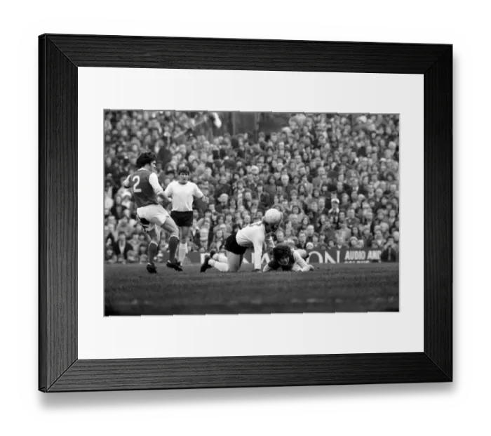 Framed Print : Football: Arsenal F. C. (2) vs. Liverpool F. C. (0). February 1975 75-00618-024