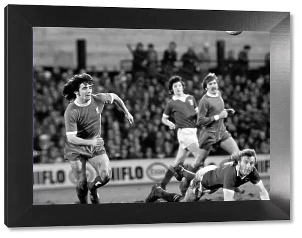 Football: F. A. Cup. Ipswich F. C. v. Liverpool F. C. January 1975 75-00478-017