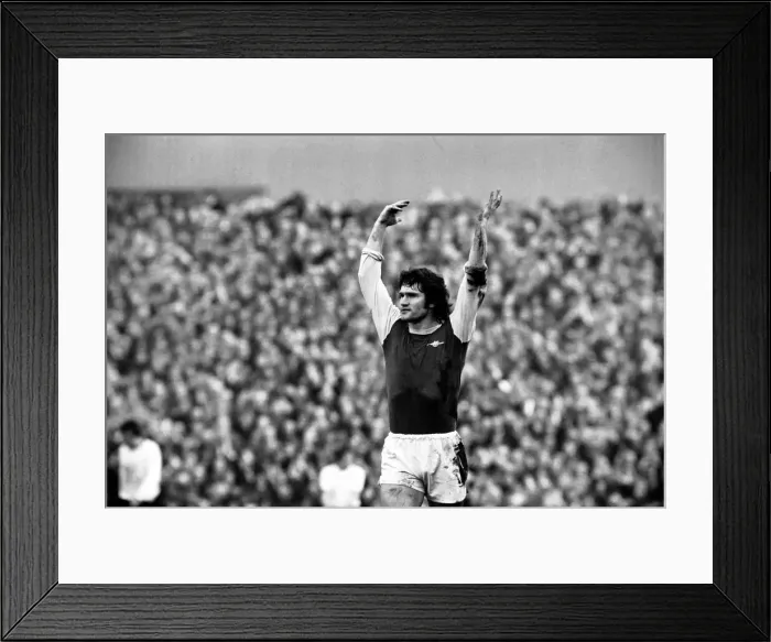 Framed Print : Football: Arsenal F. C. (2) vs. Liverpool F. C. (0). February 1975 75-00618-001 Framed Print : Football: Arsenal F. C. (2) vs. Liverpool F. C. (0). February 1975 75-00618-001