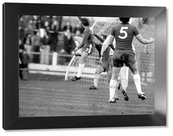 Football: Chelsea F. C. vs. Sheffield Wed. F. C. January 1975 75-00060-012