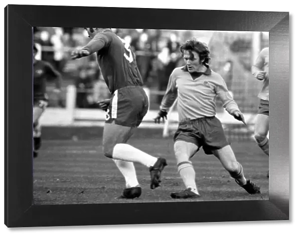 Football: Chelsea F. C. vs. Sheffield Wed. F. C. January 1975 75-00060-003