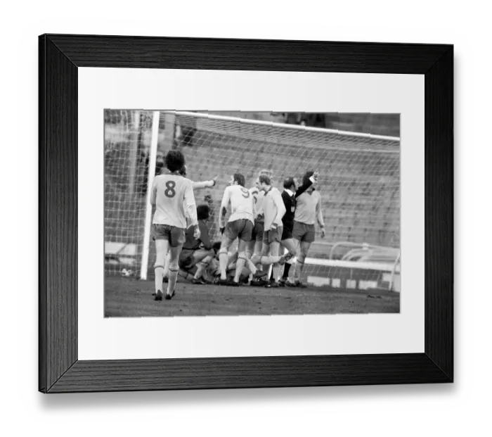 Framed Print : Football: Chelsea F. C. vs. Sheffield Wed. F. C. January 1975 75-00060-011 Framed Print : Football: Chelsea F. C. vs. Sheffield Wed. F. C. January 1975 75-00060-011