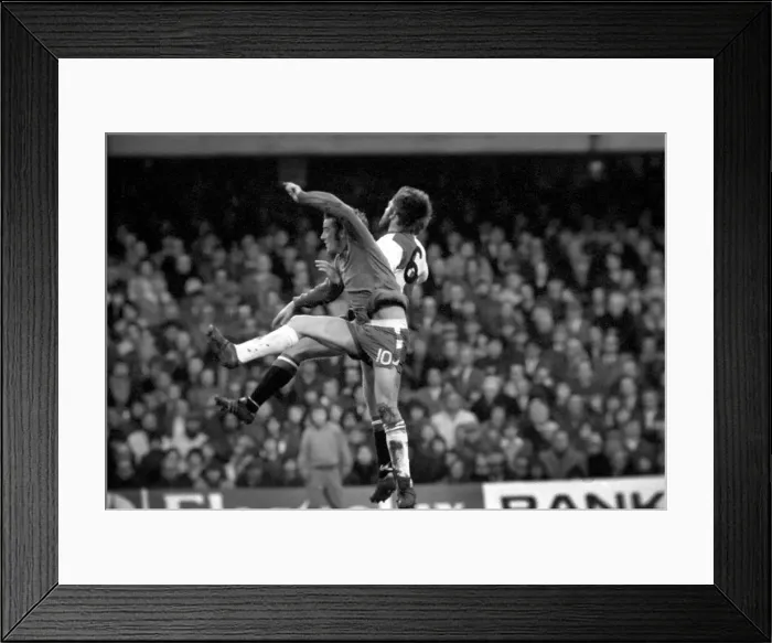Framed Print : English League Division One match at Stamford Bridge Chelsea 0 v Queens Park Framed Print : English League Division One match at Stamford Bridge Chelsea 0 v Queens Park