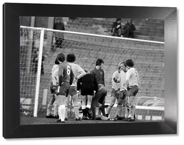 Football: Chelsea F. C. vs. Sheffield Wed. F. C. January 1975 75-00060-010