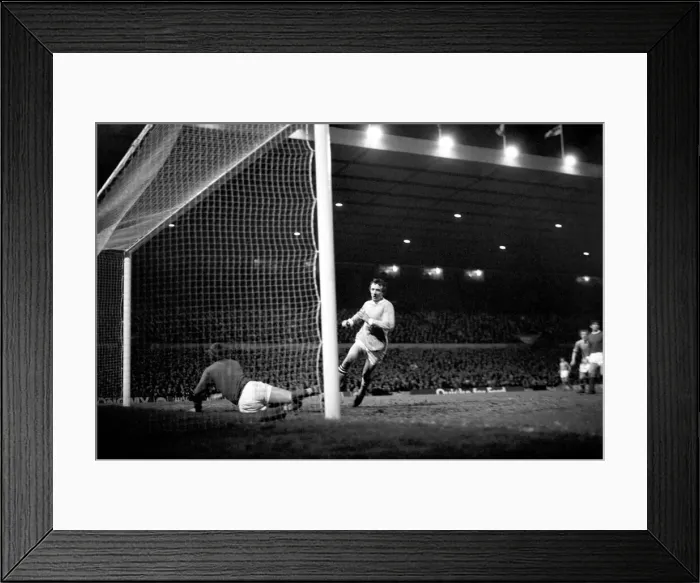 Framed Print : Sport football: League Cup semi-final 2nd leg. Manchester Utd v. Manchester City