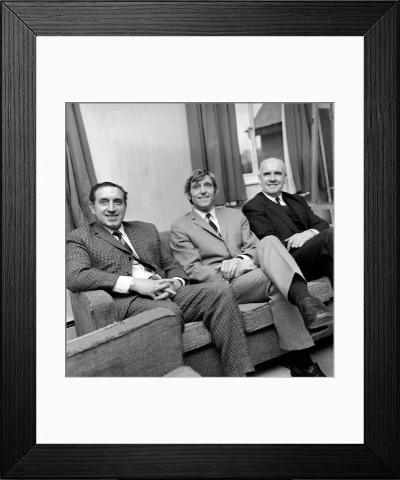 Framed Print : Keith Newton the Blackburn Rovers player signs for Everton