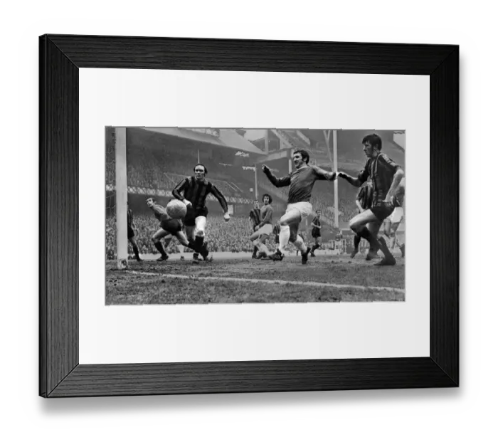Framed Print : English League Division One match at Goodison Park Everton 0 v Coventry City 0