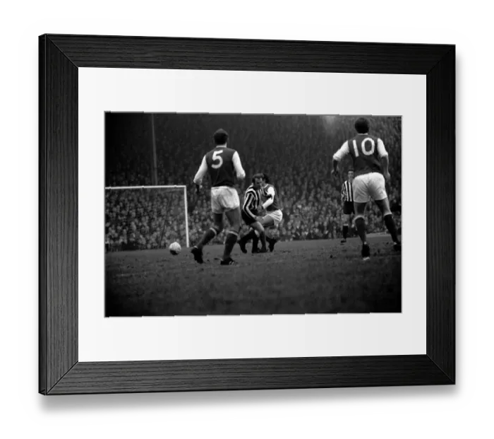 Framed Print : English League Division One match at Highbury. Arsenal 0 v Newcastle United 0 Framed Print : English League Division One match at Highbury. Arsenal 0 v Newcastle United 0