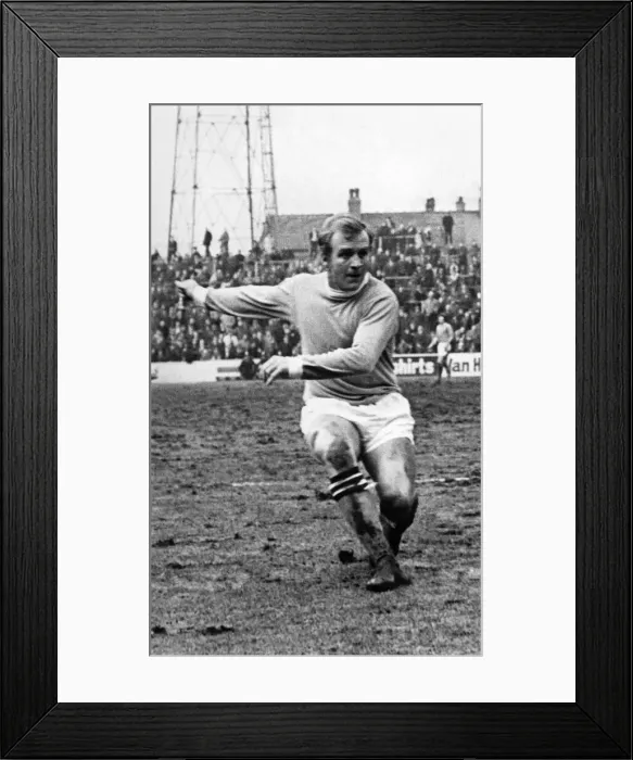 Framed Print : Francis Lee Manchester city FC. P009624 Framed Print : Francis Lee Manchester city FC. P009624