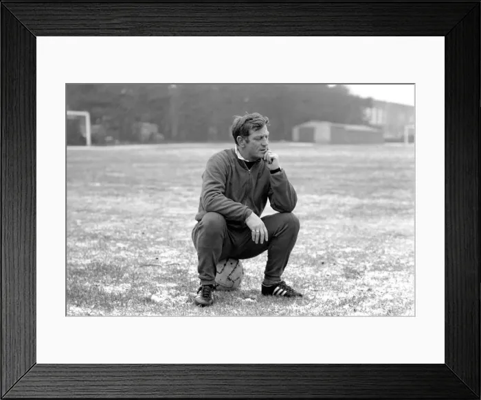 Framed Print : Blackpool Manager Les Shannon pictured at Bournemouth today Framed Print : Blackpool Manager Les Shannon pictured at Bournemouth today