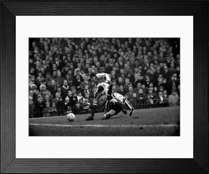 Framed Print : English League Division One match at Highbury. Arsenal 0 v Newcastle United 0 Framed Print : English League Division One match at Highbury. Arsenal 0 v Newcastle United 0